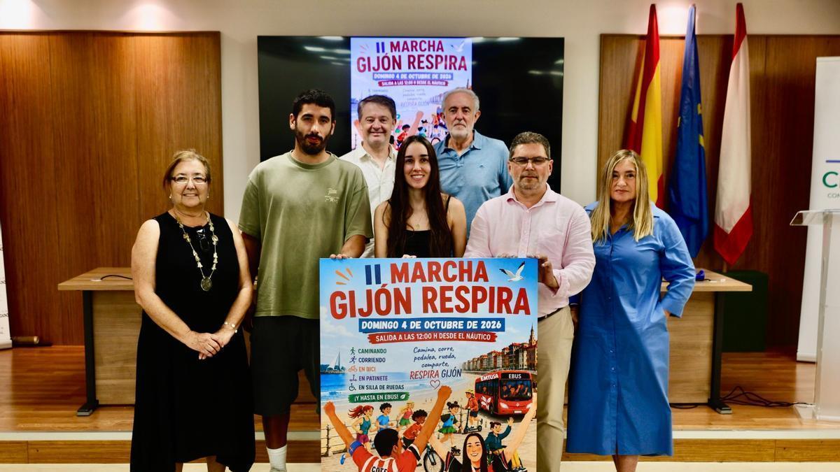 María José Cuervo, José Ángel "Cote" Valdés, Fernando Sierra, María Igualada, Manuel Cañete, Antonio Migoya y Mónica Oviedo, este martes, en la Fundación Gijón Rural.