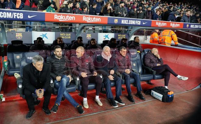 Las imágenes del estreno de Quique Setién en el banquillo del Camp Nou para el partido entre el FC Barcelona y el Granada de LaLiga Santander.