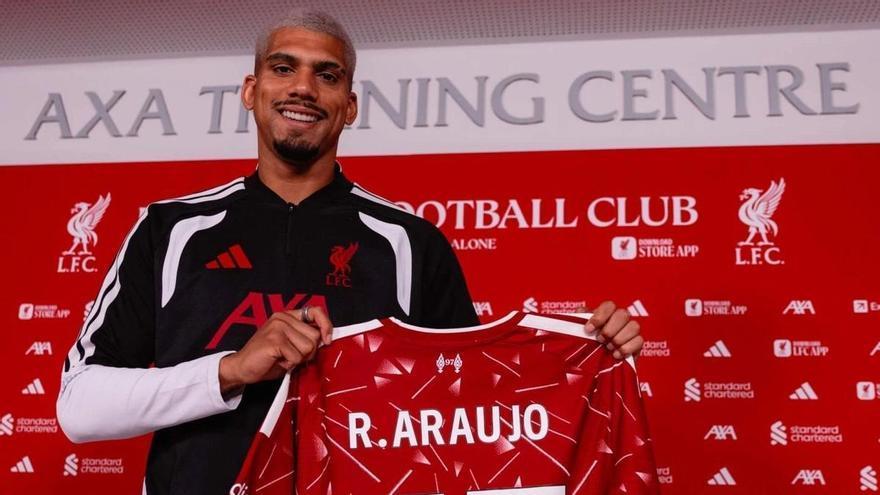 Araujo es va declarar "emocionat" al Liverpool