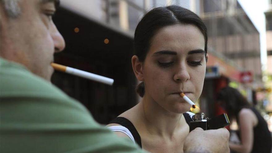 Las leyes duras del tabaco y de tráfico han mejorado la salud de los españoles