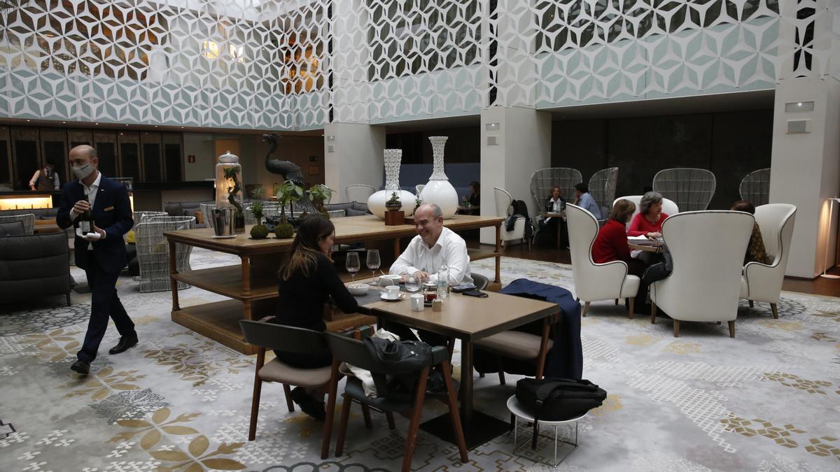 Vestíbulo del Hotel Mandarin de Barcelona, uno de los establecimientos que cambió de manos en 2023.
