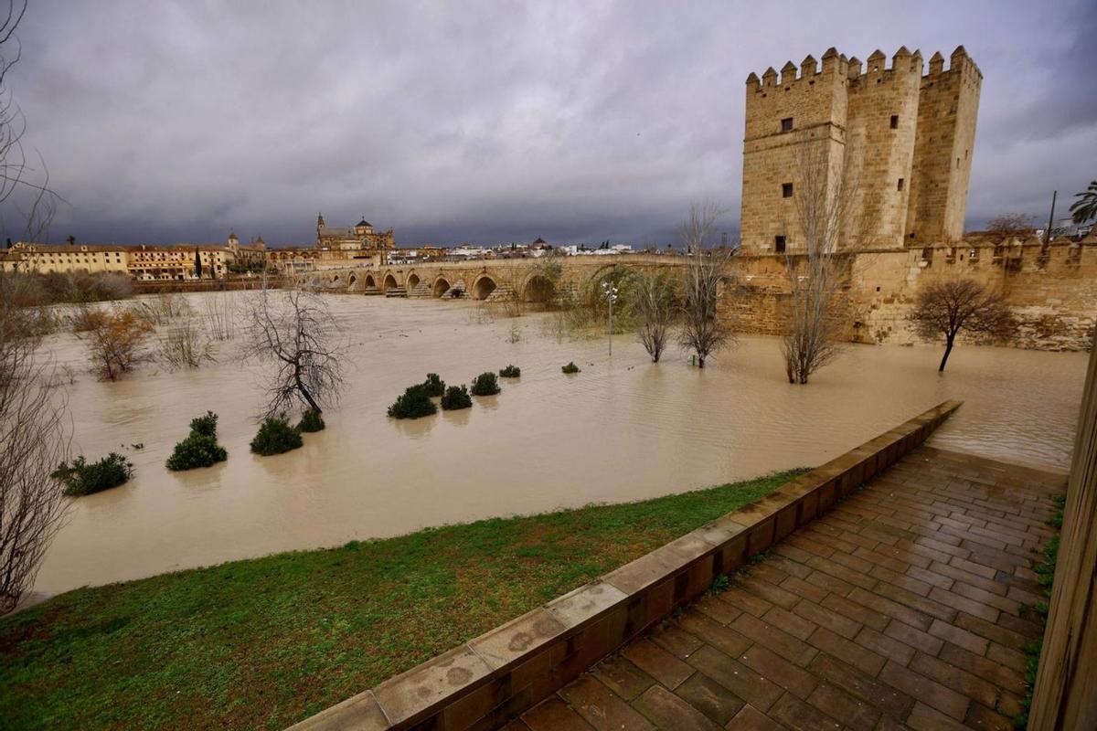 La pluja obliga a desallotjar els 1.500 habitants de Grazalema