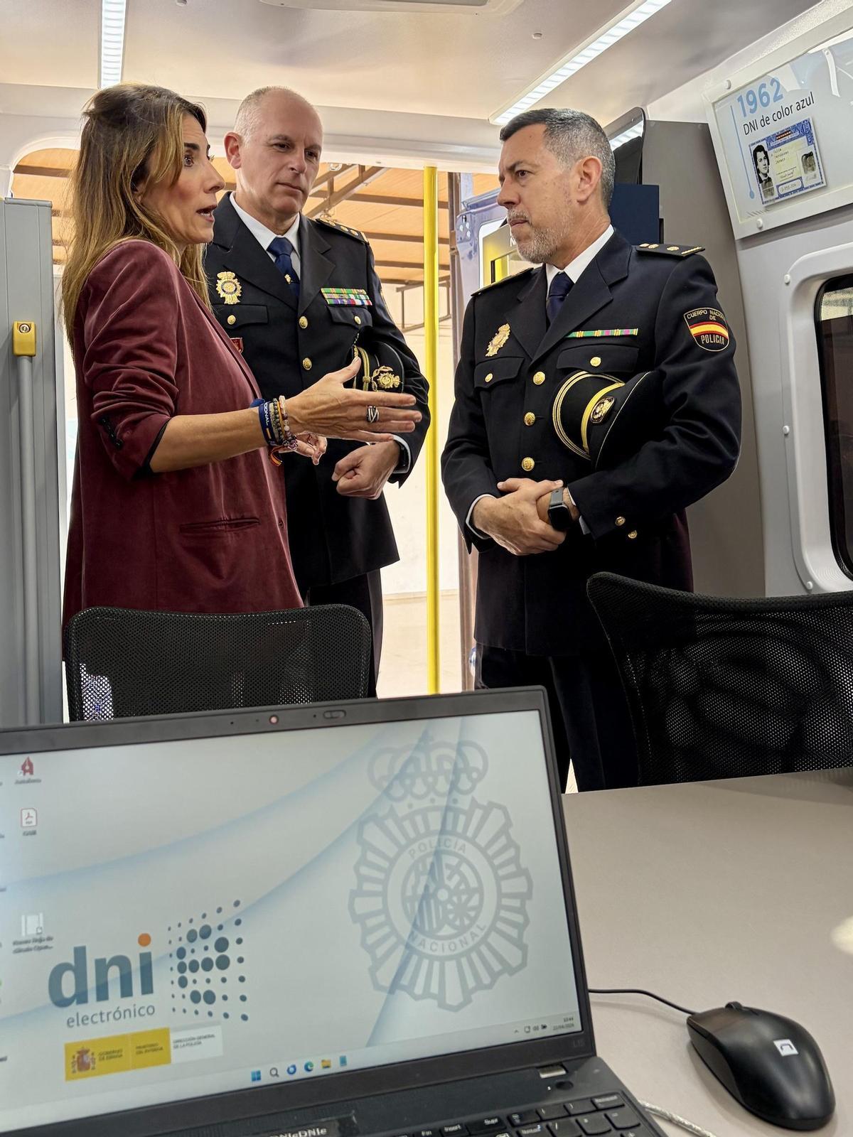 Mijas contará con una oficina móvil de la Policía Nacional para expedir el DNI y el pasaporte.