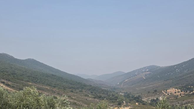Galería | La nube de humo que cubre varios municipios extremeños