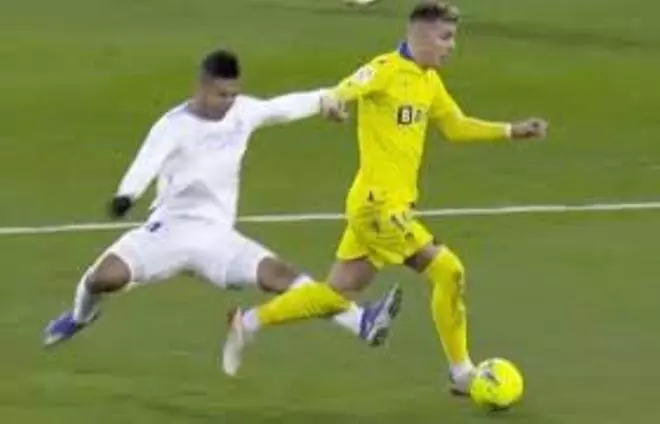 Casemiro, impune: Se va del Madrid sin haber visto una roja directa en 10 años pese a todo esto