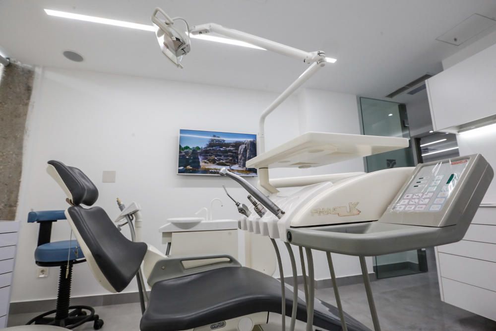 La clínica dental Talaverano inaugura sus nuevas instalaciones en el centro de Elche