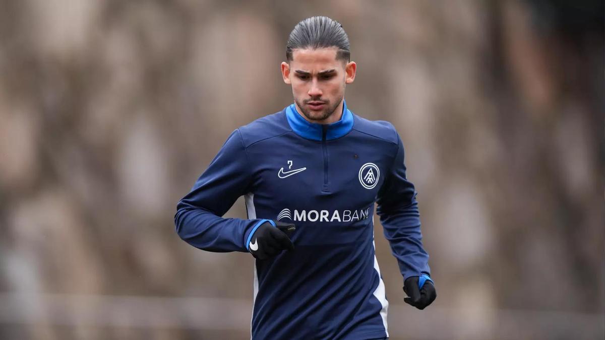 El cordobés Álex Calvo, durante un entrenamiento con el Andorra.