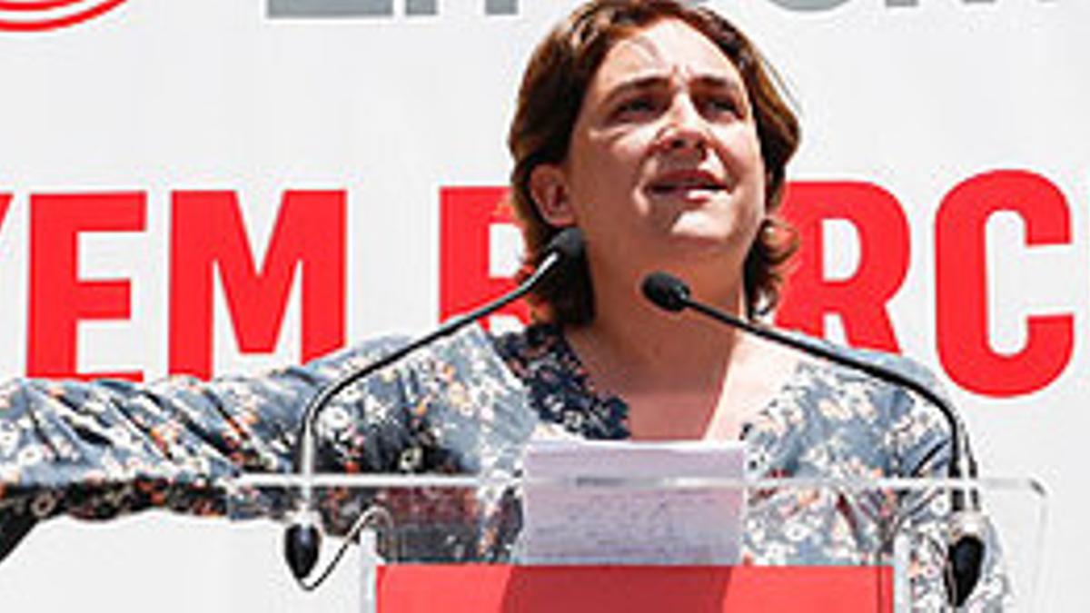 Ada Colau, en un acto de campaña de Barcelona en Comú. JULIO CARBÓ