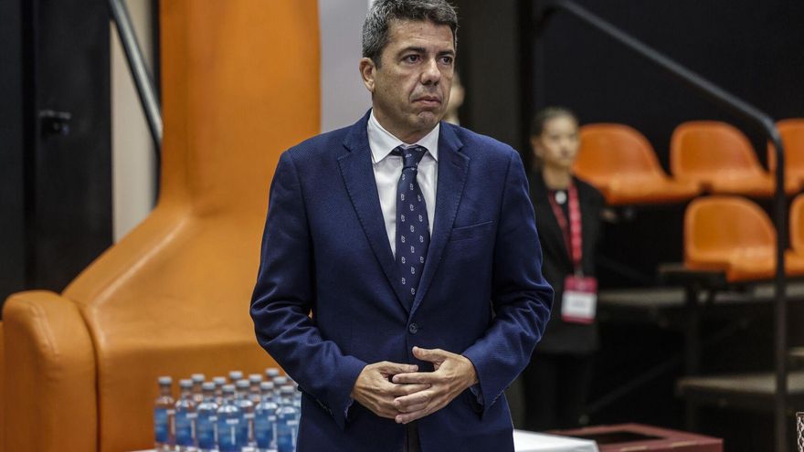 Mazón asegura que llegó al Cecopi a las 20.28 horas y la oposición le pide que deje de mentir
