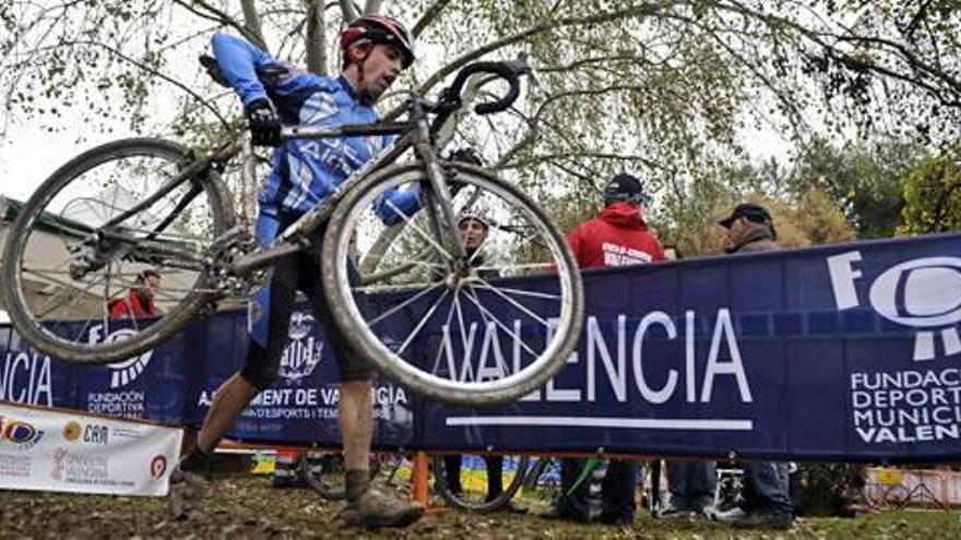 El Ciclo Cross Internacional regresa con fuerza al corazón de Valencia con 550 participantes