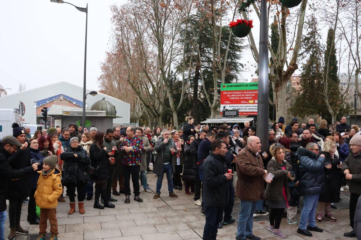 Celebración de las campanadas en el Mercado de Abastos de Zamora.