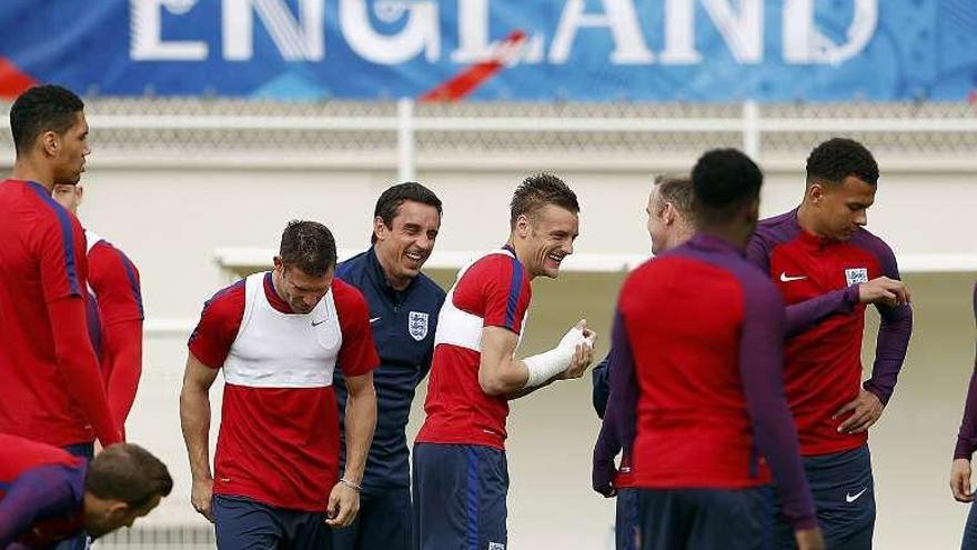 Imagen del entrenamiento de ayer de la selección inglesa. // Efe