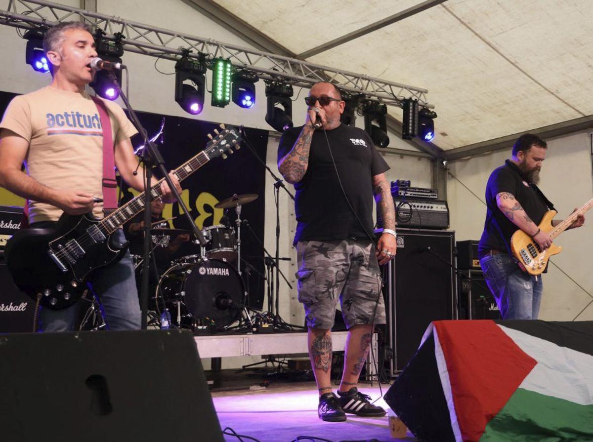 Una de las bandas que tocaron ayer viernes.