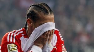 Leroy Sané, hundido tras la derrota ante el Leverkusen