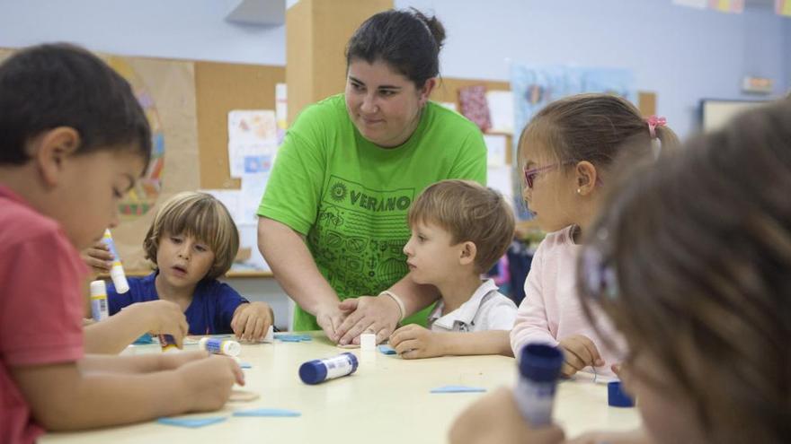 Los colegios de Oviedo que abren en verano recibirán casi 8.000 alumnos