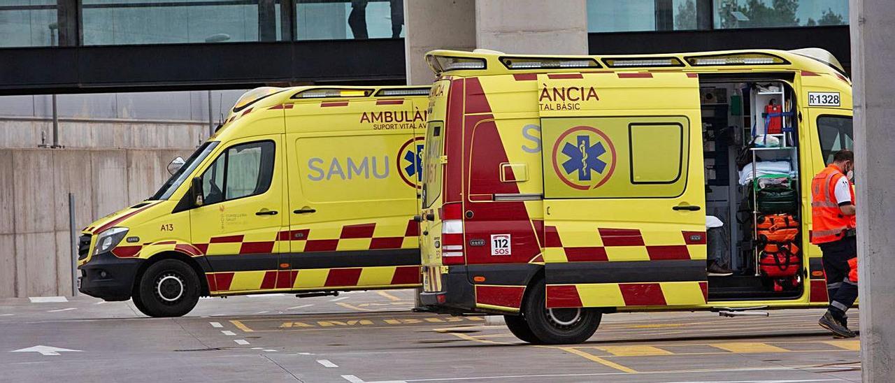 Ambulancias de Ibiza en una foto de archivo. | VICENT MARÍ