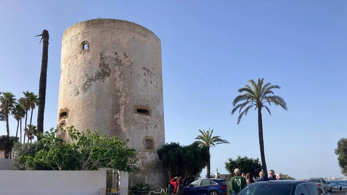Orihuela reclama a los propietarios rehabilitar la Torre de Cabo Roig del siglo XVI protegida como BIC