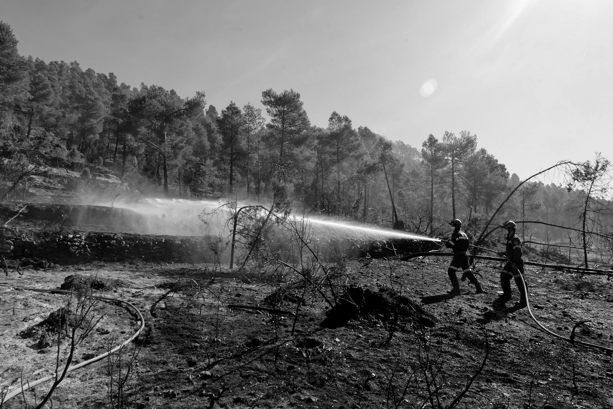 Las imágenes del incendio forestal en el Alto Mijares