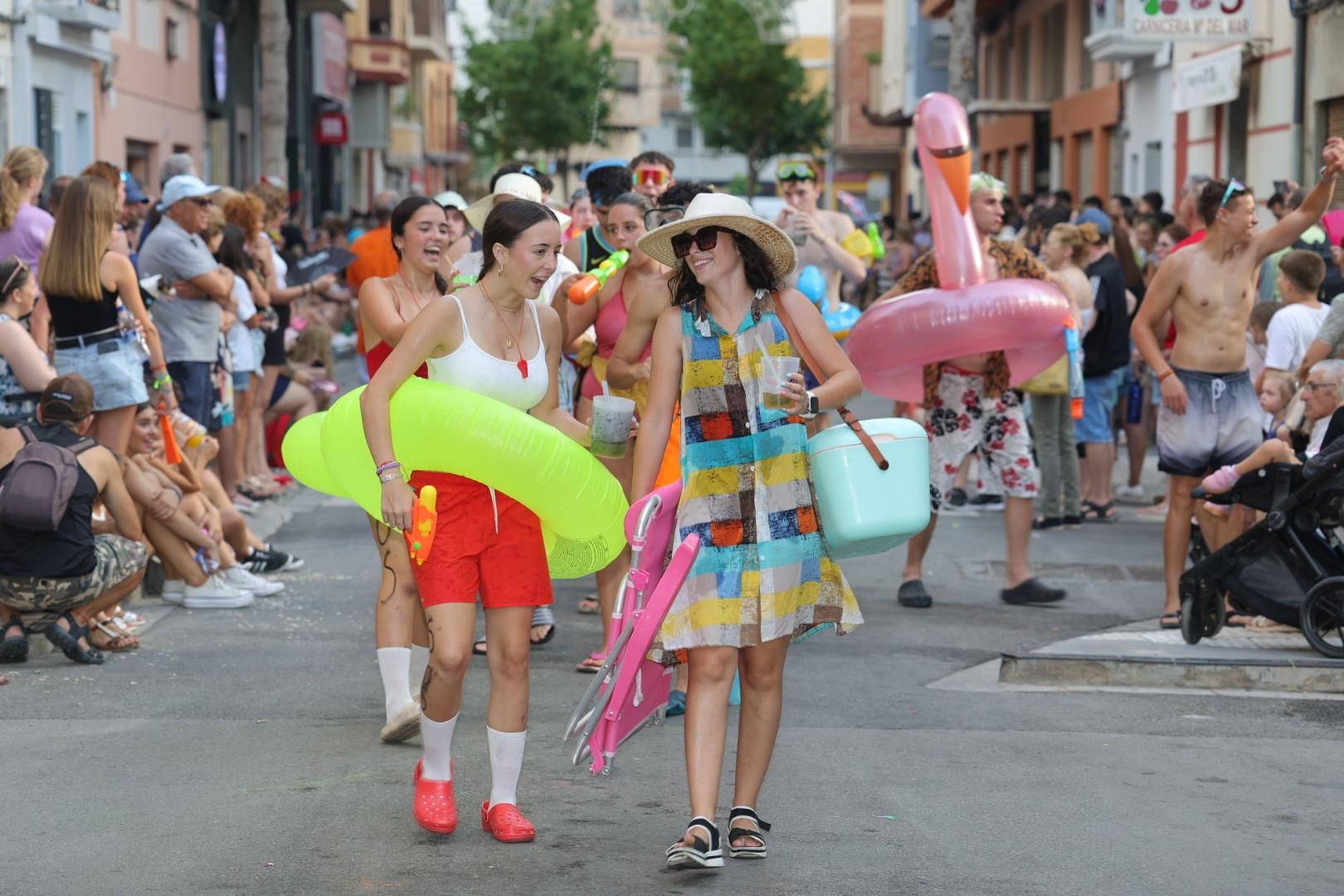 Galería | El Grau disfruta de su desfile de peñas
