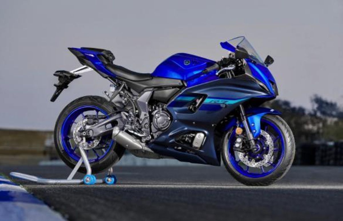 Yamaha R7