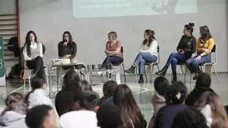 «Podrán pensar que sois la que ponéis el café, pero confiad en vuestro talento»: la UIB inspira a las científicas del mañana en el Día de la Mujer y la Niña en la Ciencia