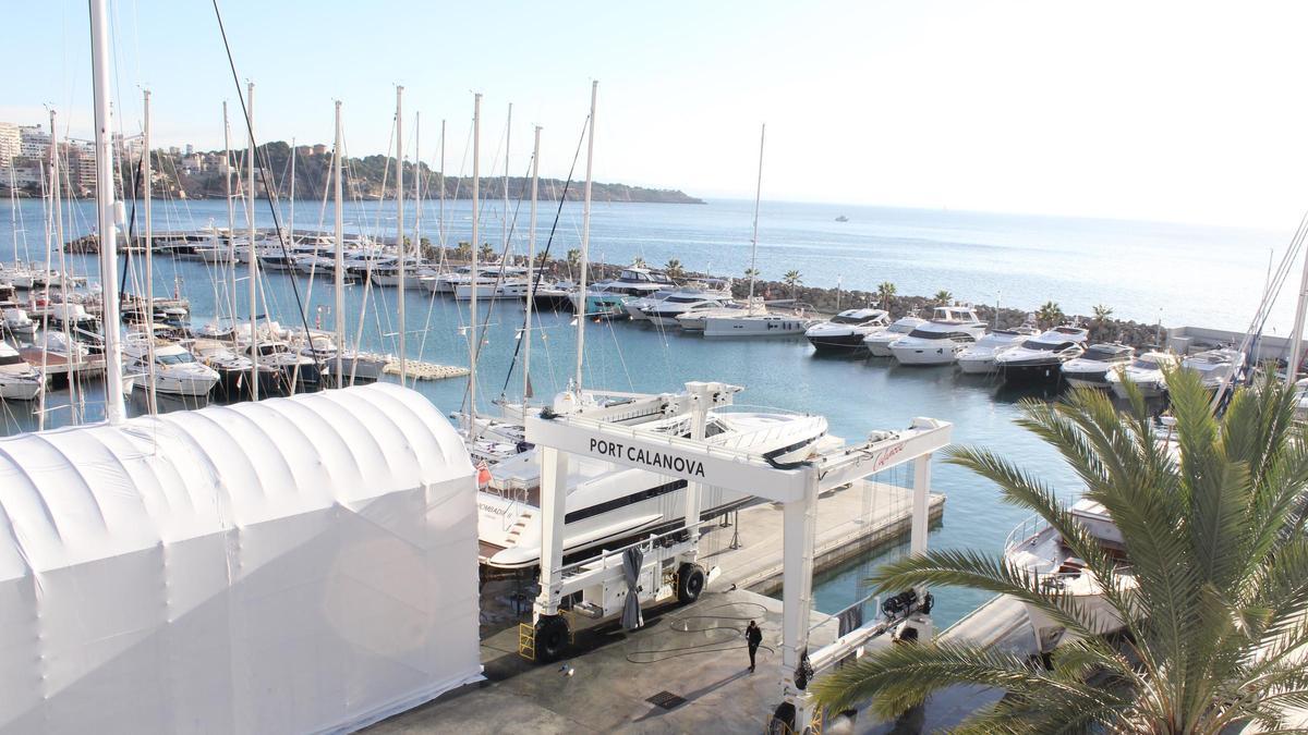 Port Calanova, en Mallorca, es un puerto con variedad de servicios y actividades.