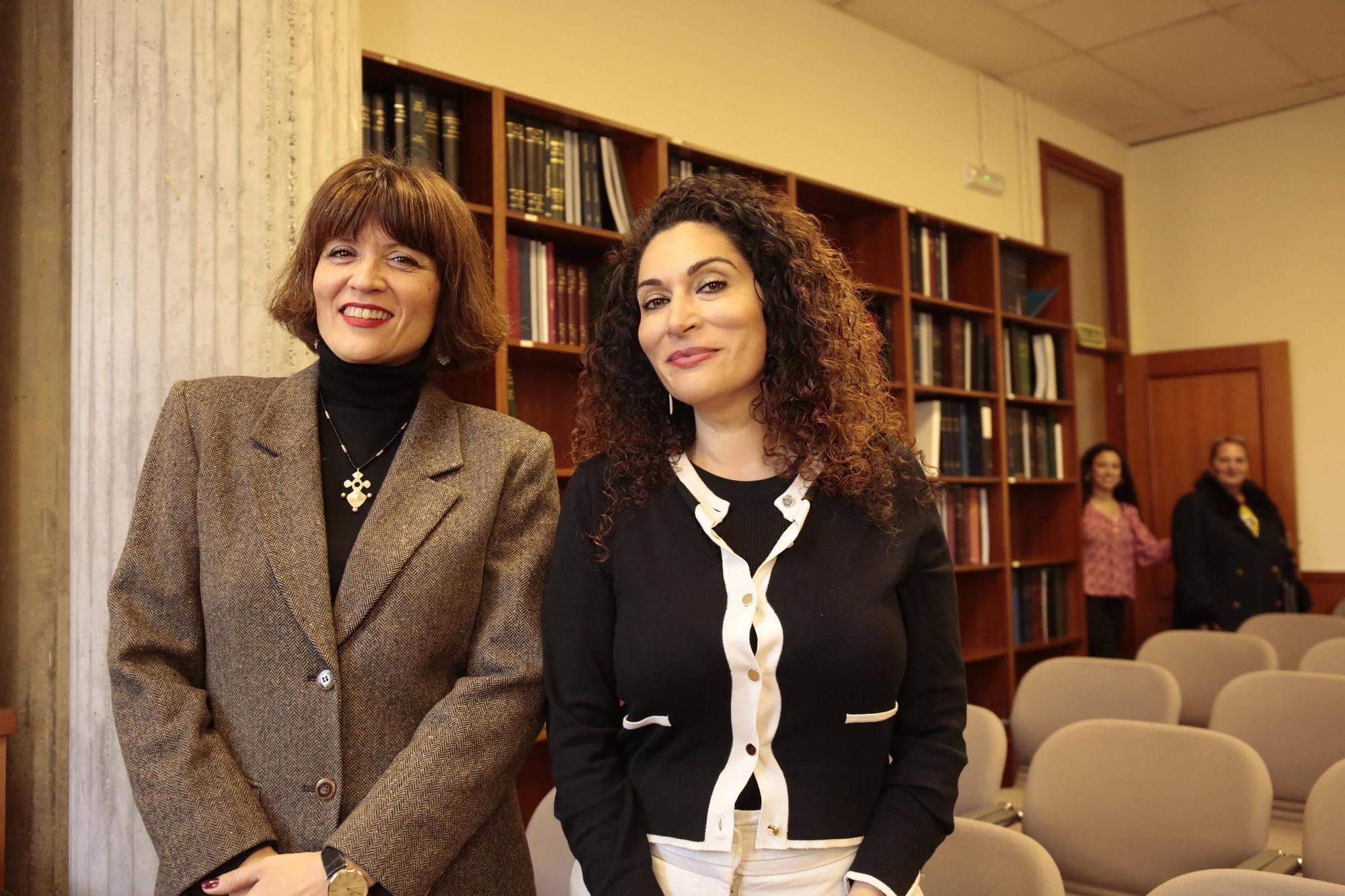 De izquierda a derecha; Vivi Alfonsín y Pastora Filigrana, en el campus del Milán de la Universidad de Oviedo.