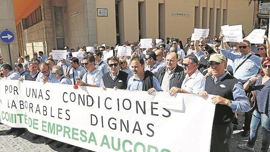 La plantilla de Aucorsa exige mejoras de sus condiciones laborales