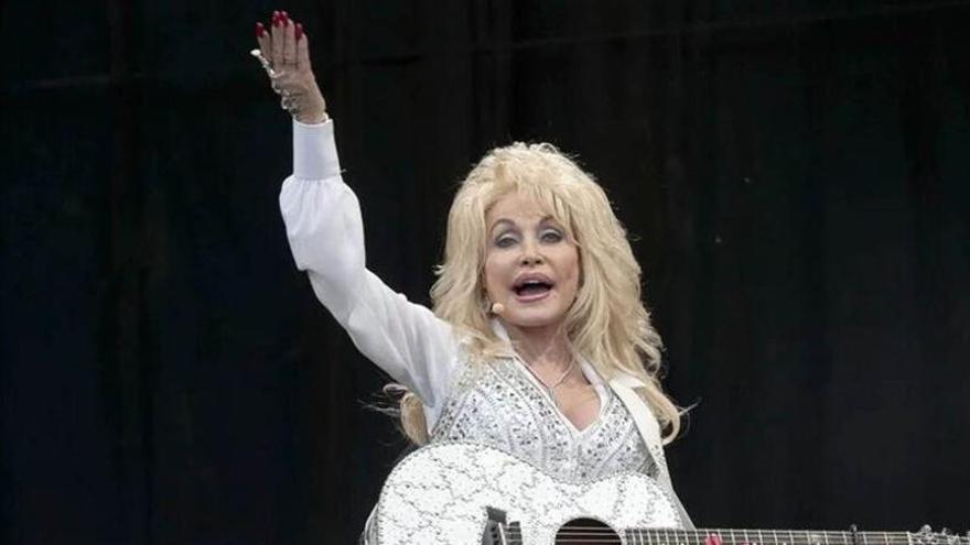 Mor Dolly Parton als 80 anys, llegenda de la música country