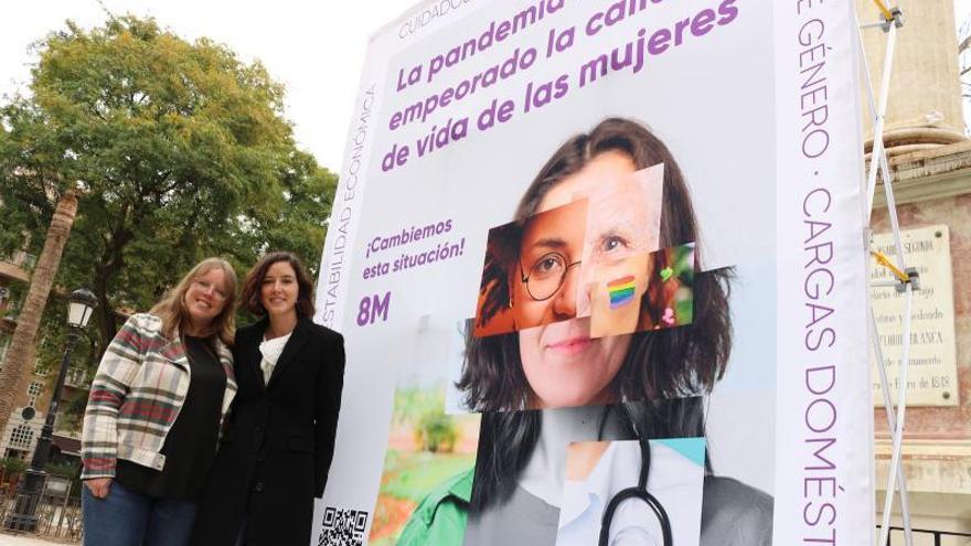 Andrea Fernández junto a Tania Ros, ayer en la presentación de la campaña del 8M | L.O.