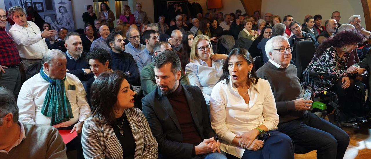 Luis Tudanca y Ana Sánchez, en el Consejo de Alcaldes socialista de Zamora