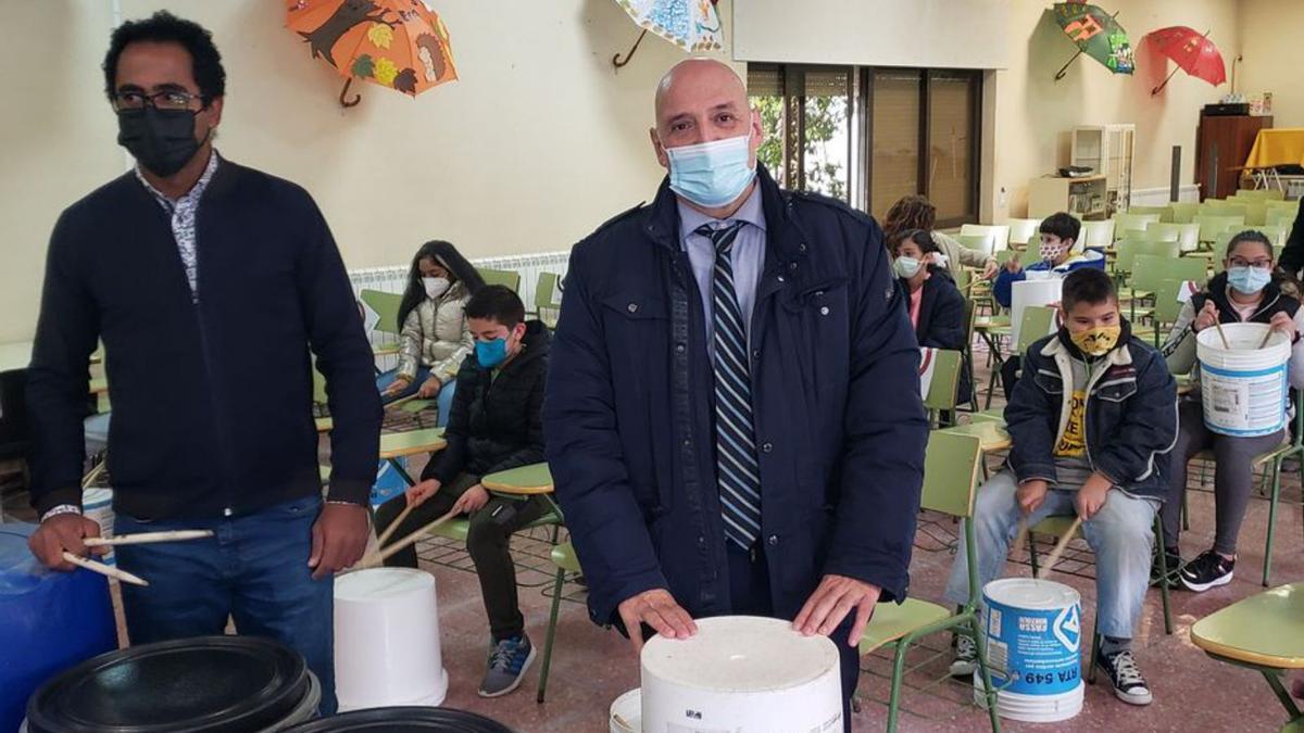 El CEIP Mariñamansa celebró un taller de ecopercusión.   | // F. CASANOVA