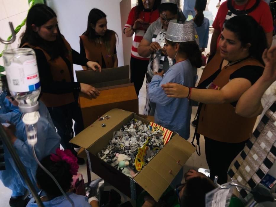 El carnaval se cuela en la Arrixaca