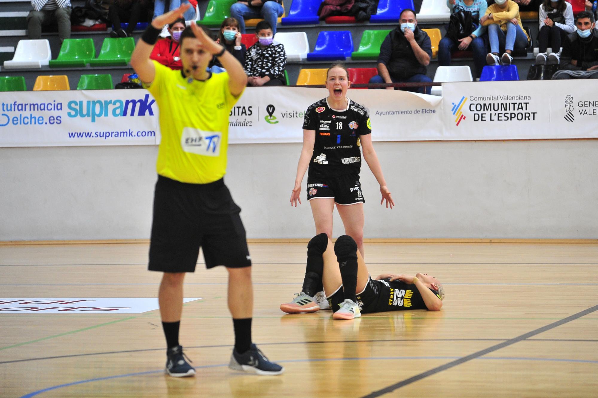 Nicole Morales encarrila el pase del CBM Elche (18-22)