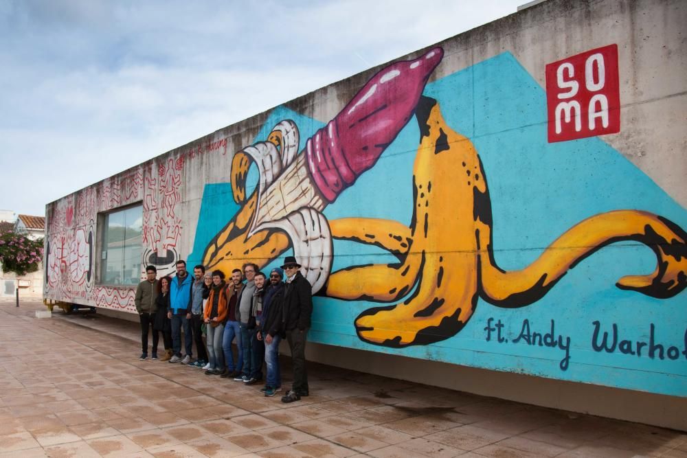 SOMA presentea un grafitti en el casal de barri de Can Alonso por el día internacional del SIDA