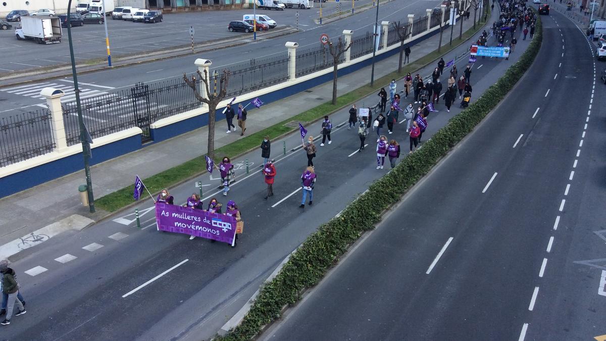 8M  Medio millar de personas se manifiestan en A Coruña en el Día de la  Mujer - La Opinión de A Coruña