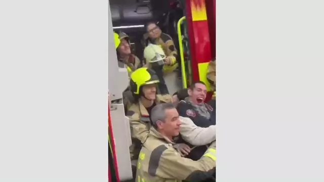 Así es el making off del calendario de los Bomberos de Santiago y los alumnos del CPEE A Barcia