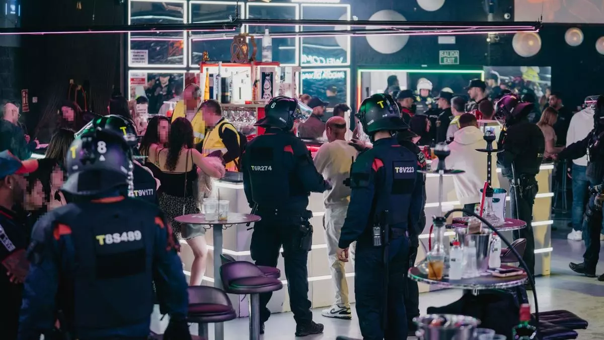 Terrassa identifica a 125 usuarios de un local de ocio nocturno tras el tiroteo mortal en una discoteca