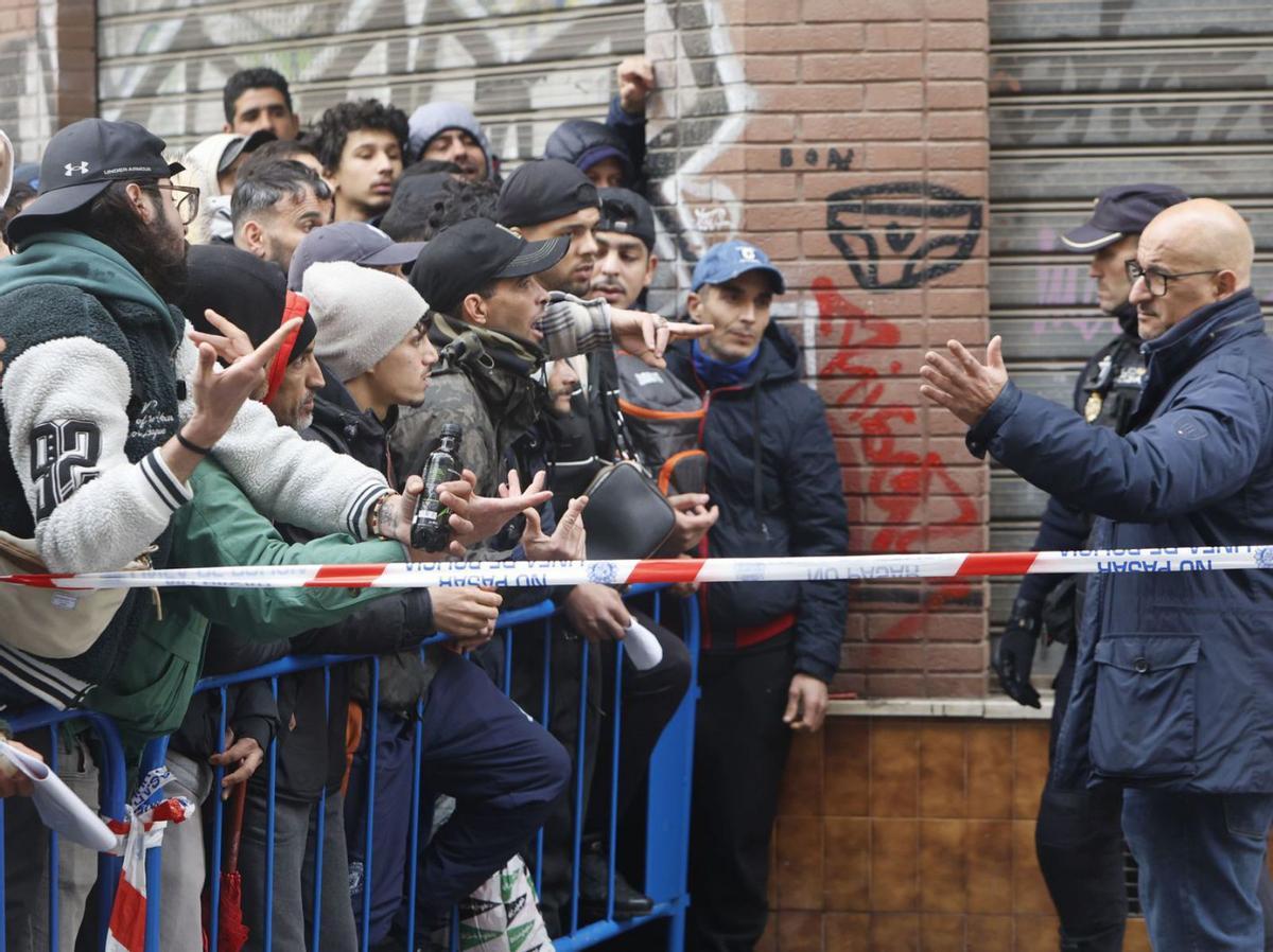 668 euros per aconseguir els papers