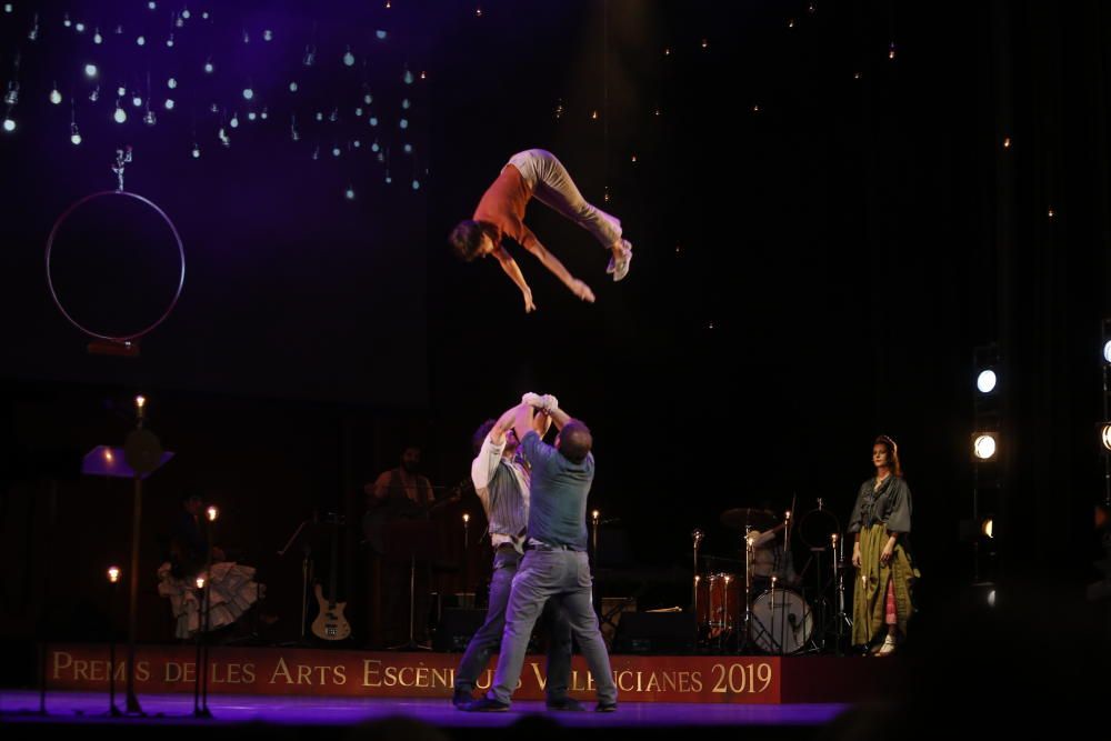 Las Artes Escénicas premian la danza de Sol Picó y Gustavo Ramírez y el circo de Escobedo