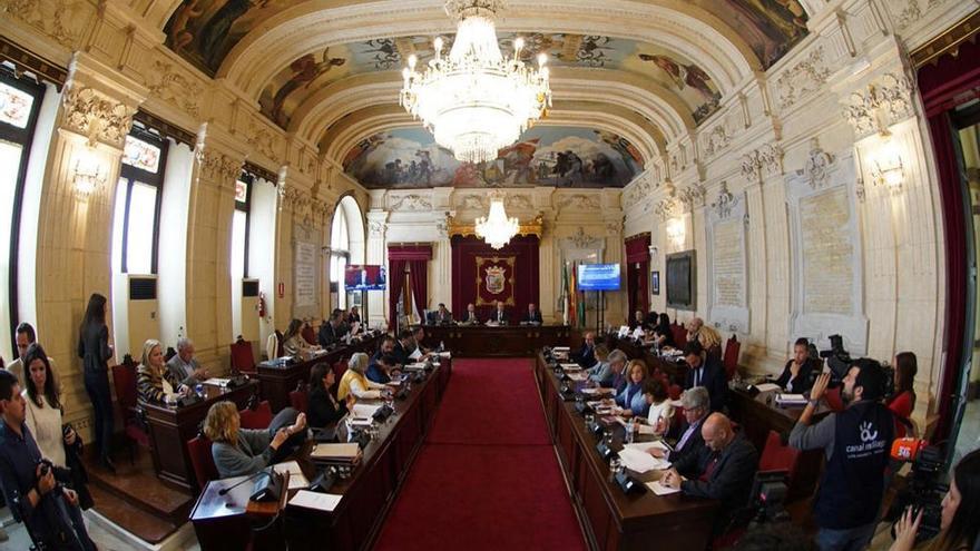 Imagen de la sesión del pleno del Ayuntamiento de Málaga donde se aprobaron los presupuestos para 2018.