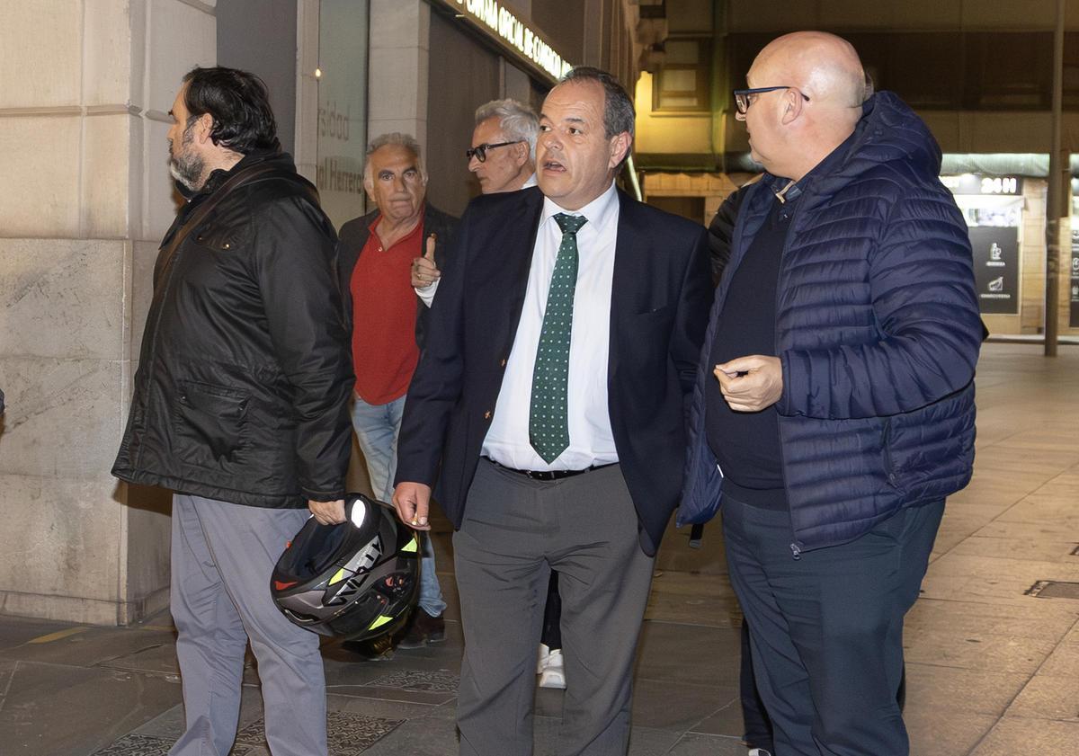 Carlos Baño, con otros miembros de la junta de Facpyme