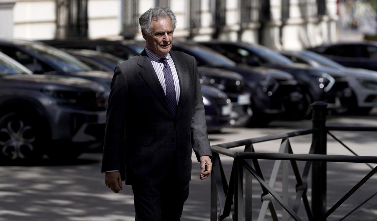 Ignacio López del Hierro, exmarido de la ex secretaria general del PP María Dolores de Cospedal, al llegar al juicio por el caso Kitchen, en la Audiencia Nacional.