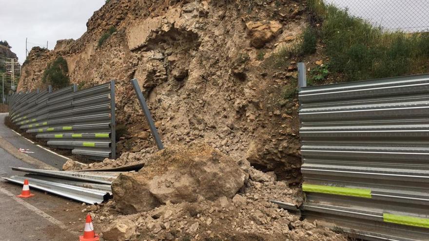 Se desploma parte de un paño de la muralla medieval de Lorca por las lluvias