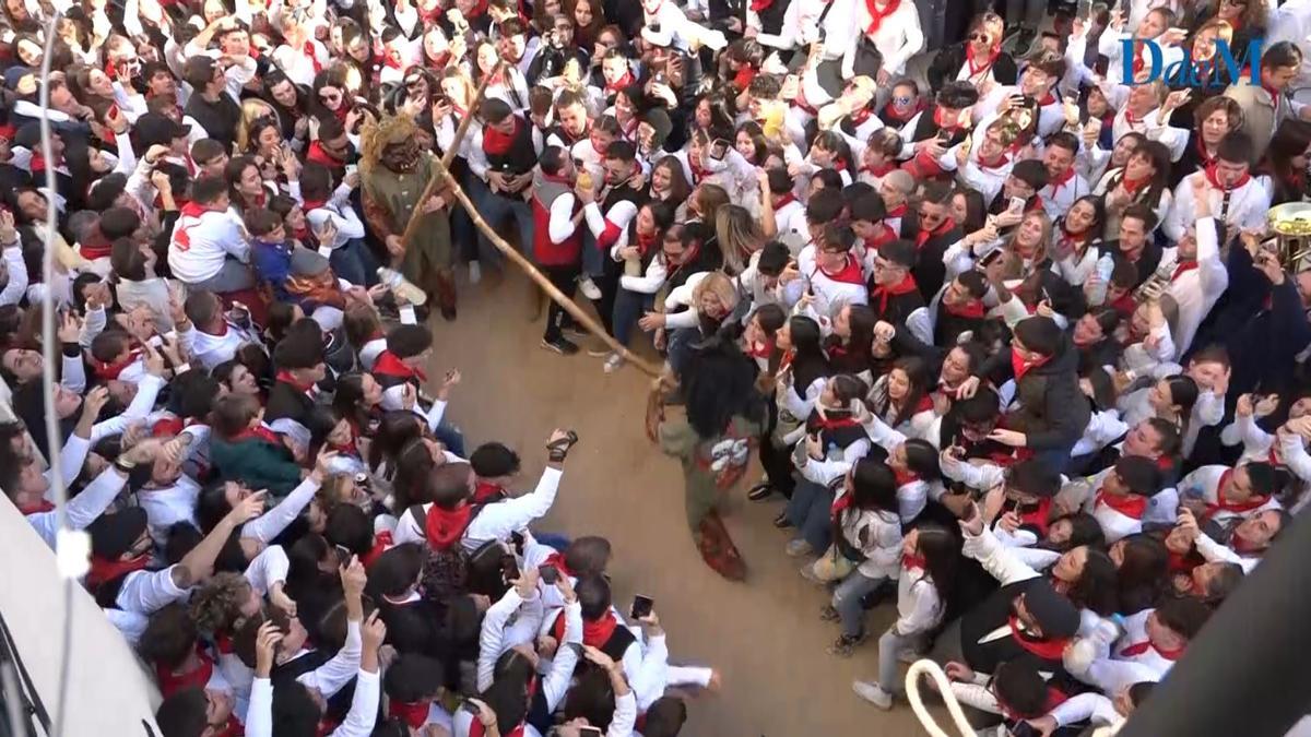 Sant Antoni 2023 | Los 'dimonis' de Sant Antoni de Capdepera realizan el primer baile de este año