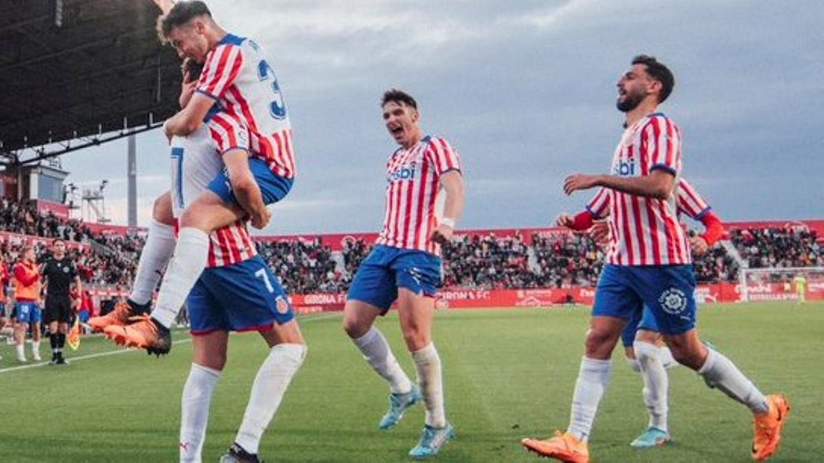 Stuani i Bustos mantenen el Girona amb opcions d’ascens directe