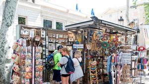 Els antics ocellaires de la Rambla denuncien l’ajuntament per frenar el seu desnonament