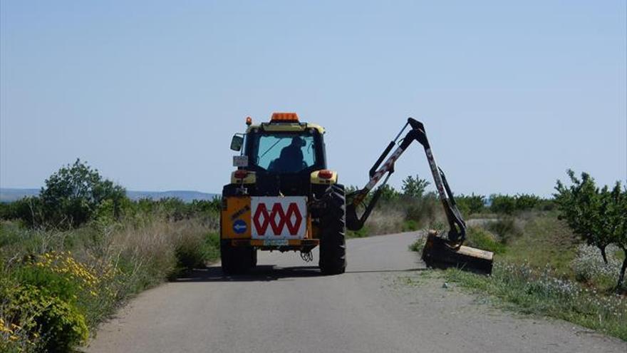 Tareas de limpieza en los caminos más transitados