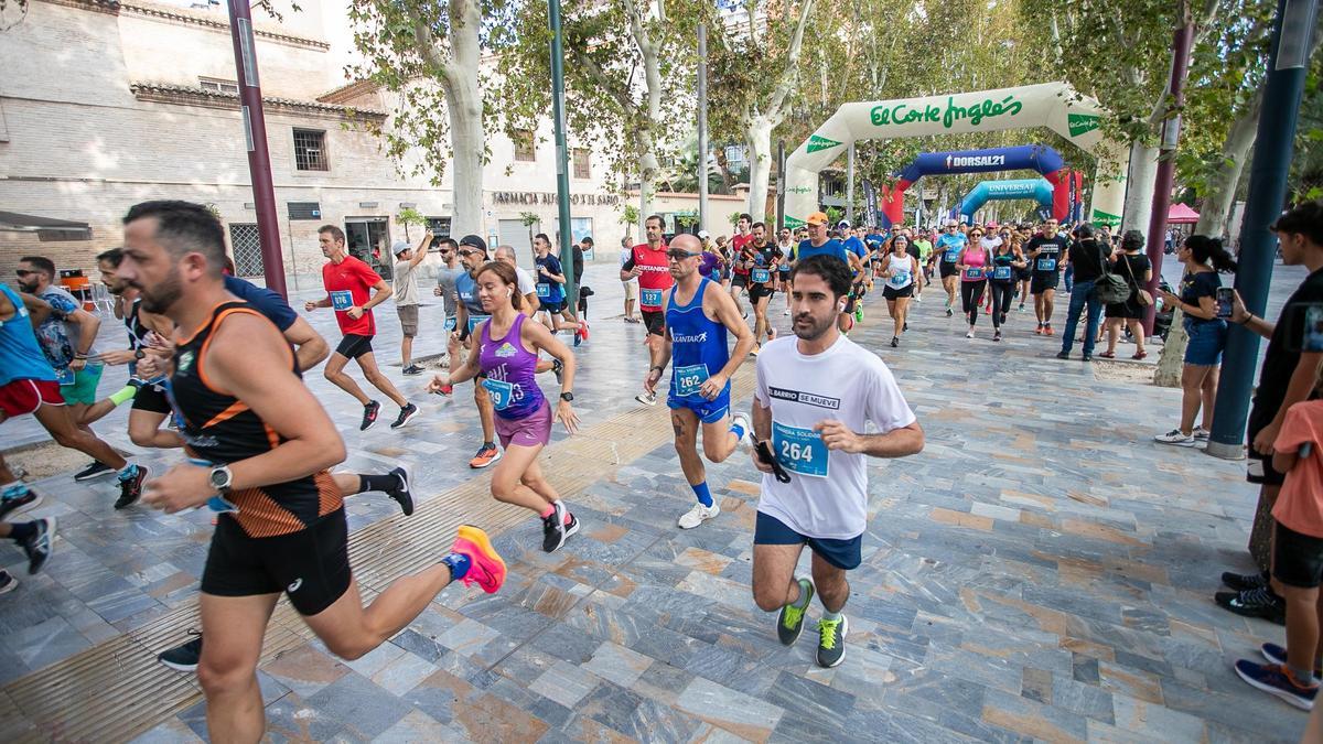 Un momento de la salida de la Carrera Solidaria Alfonso X El Sabio