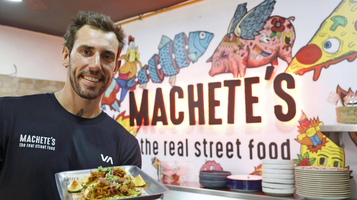El xef Oriol Lomas, propietari del Machete's Street Food de Regencós.